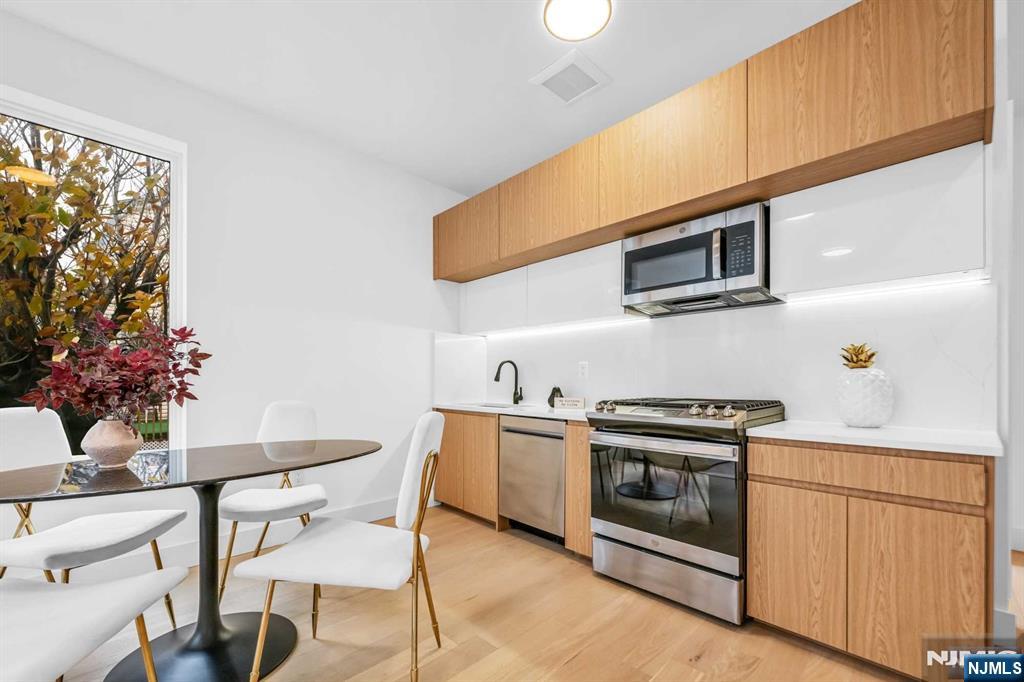 Homes for sale in Union City, NJ | 649 38Th St #3004, Union City, NJ 07087 | MLS# 25040668