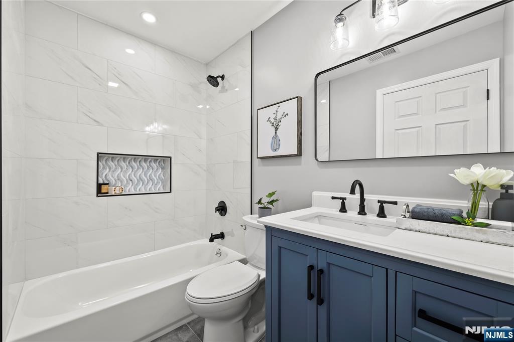 5-33 1st Street, Fair Lawn, NJ, 07410