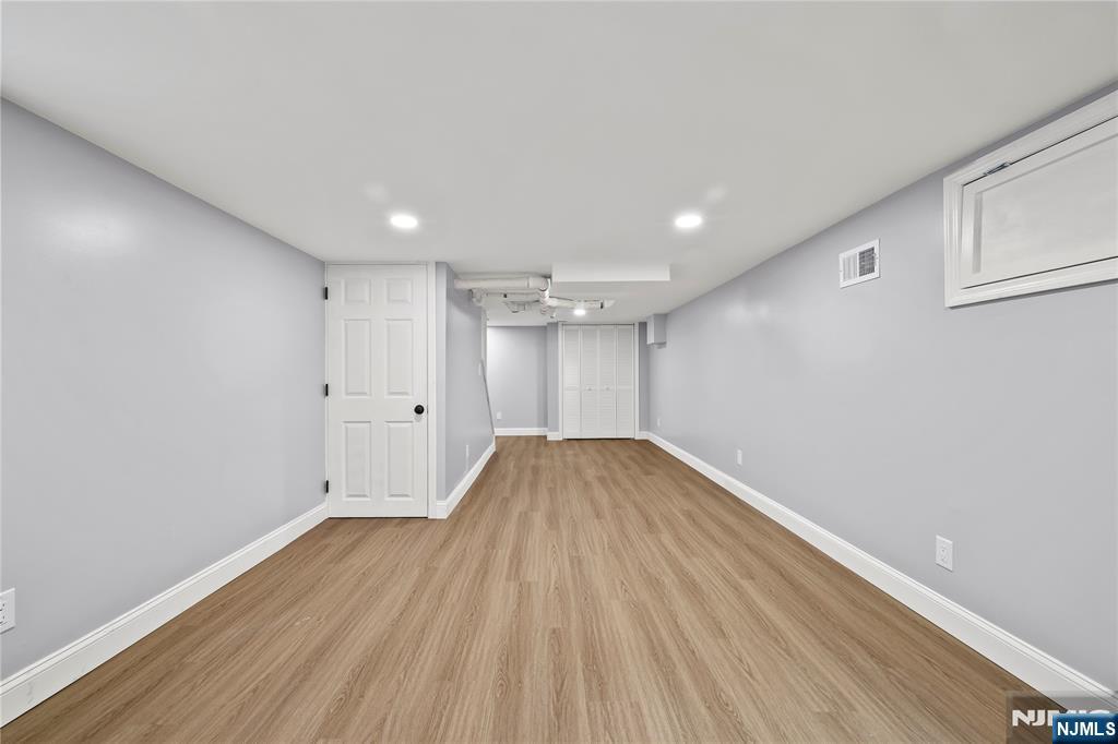 5-33 1st Street, Fair Lawn, NJ, 07410