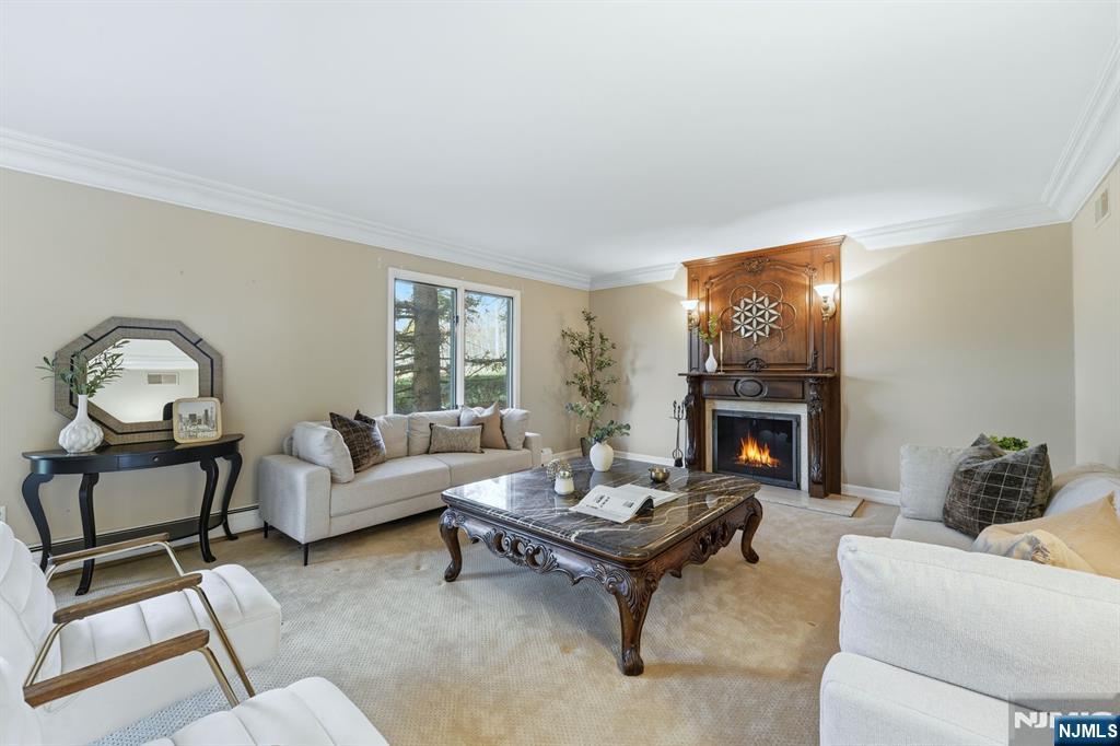 Homes for sale in Franklin Lakes, NJ | 425 Saddle Back Trl, Franklin Lakes, NJ 07417 | MLS# 25040717