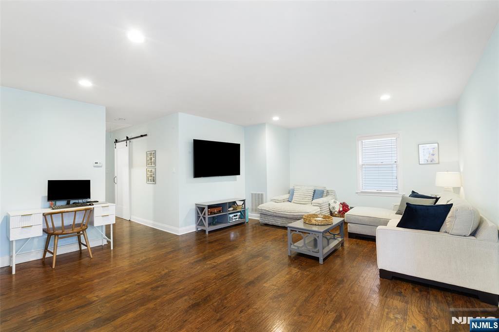 Homes for sale in Denville Township, NJ | 27 Shawnee Trl, Denville Township, NJ 07834 | MLS# 25040771