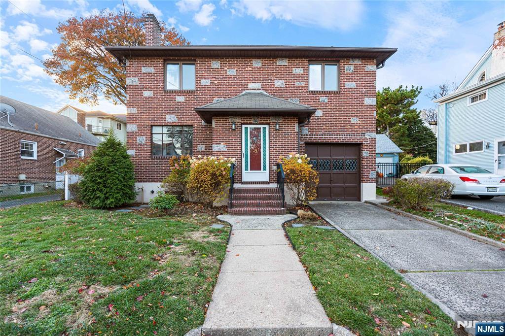 Photo of 15 Edgewater Road, Cliffside Park, NJ 07010