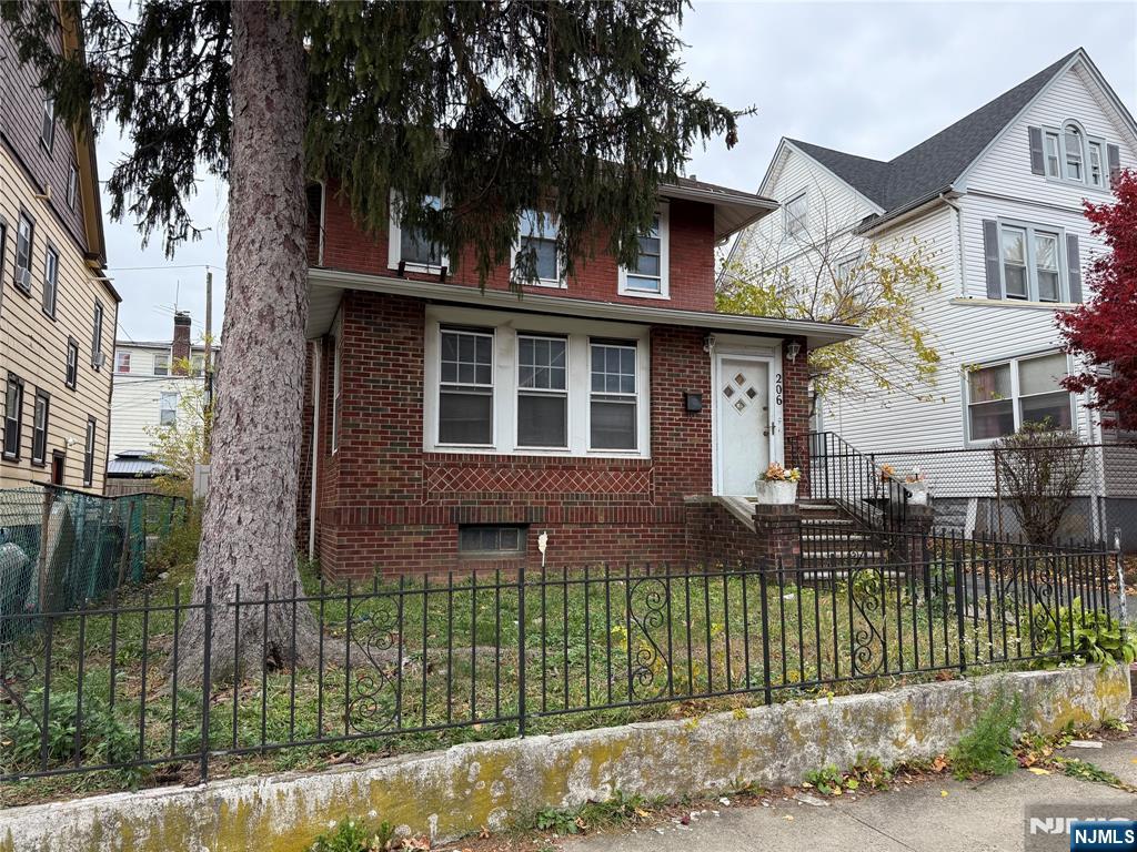 Homes for sale in Newark, NJ | 206 Weequahic Ave, Newark, NJ 07112 | MLS# 25040779