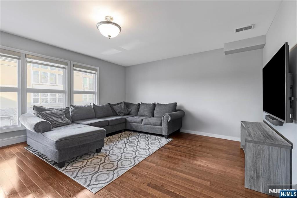 Homes for sale in Rochelle Park, NJ | 14 Central Ave #1, Rochelle Park, NJ 07662 | MLS# 25040783