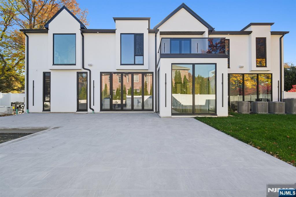 Homes for sale in Englewood Cliffs, NJ | 16 Priscilla Ln, Englewood Cliffs, NJ 07632 | MLS# 25040795