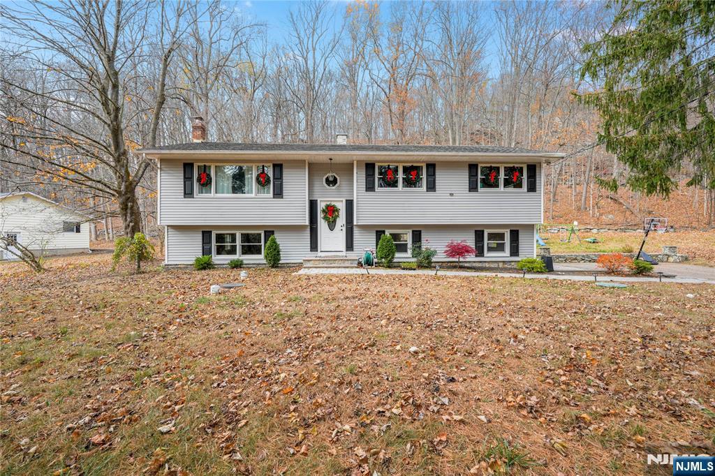 Homes for sale in Sussex, NJ | 19 Black Walnut Mt Rd, Sussex, NJ 07461 | MLS# 25040818