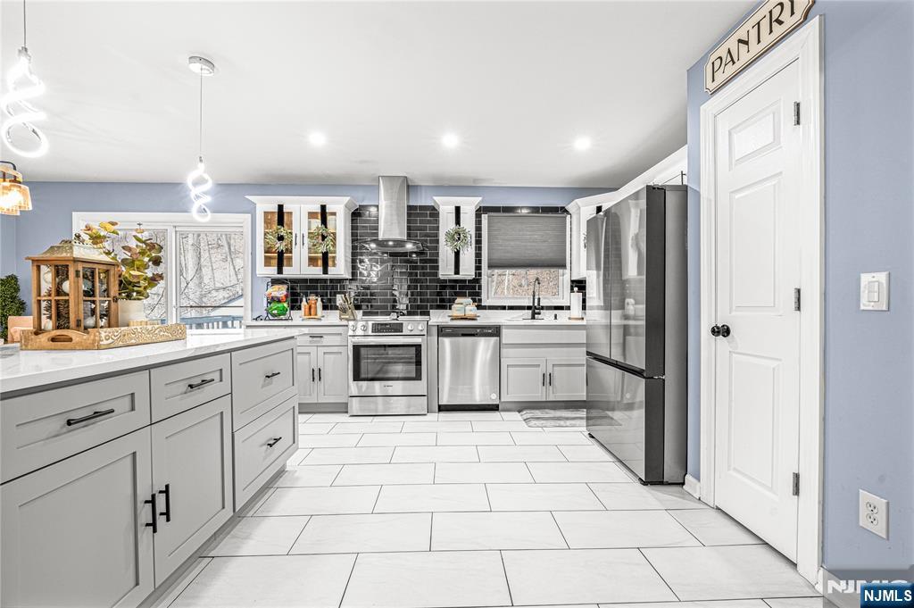 Homes for sale in Sussex, NJ | 19 Black Walnut Mt Rd, Sussex, NJ 07461 | MLS# 25040818