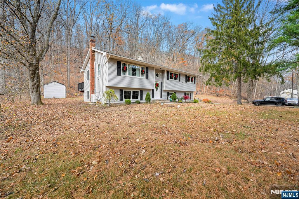 Homes for sale in Sussex, NJ | 19 Black Walnut Mt Rd, Sussex, NJ 07461 | MLS# 25040818