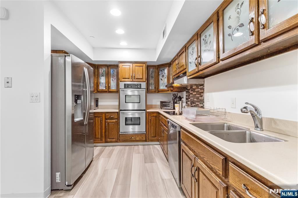 Homes for sale in Teaneck, NJ | 7 Eliot Ct, Teaneck, NJ 07666 | MLS# 25040852