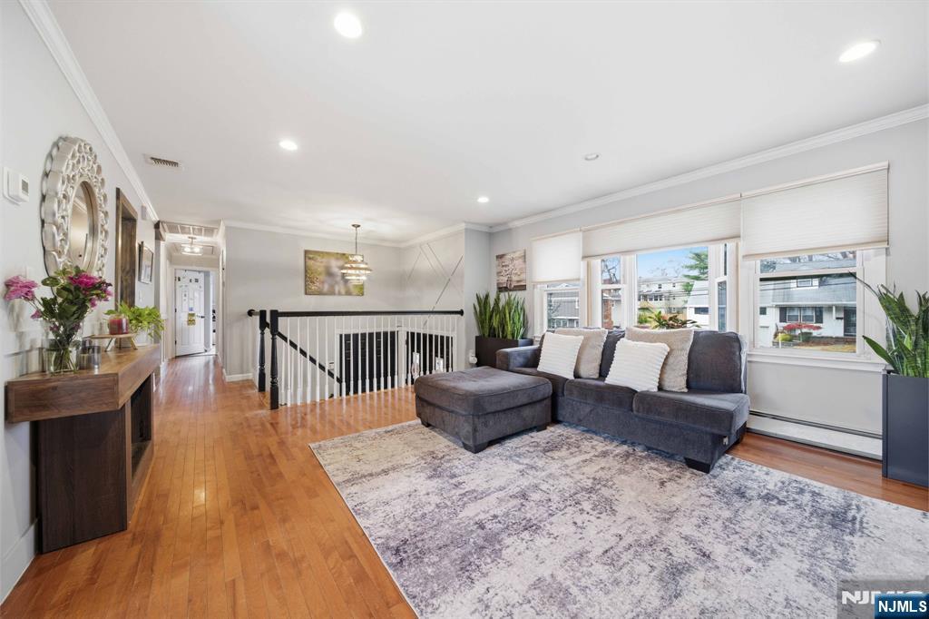 Homes for sale in Northvale, NJ | 330 Congers Ave, Northvale, NJ 07647 | MLS# 25040894