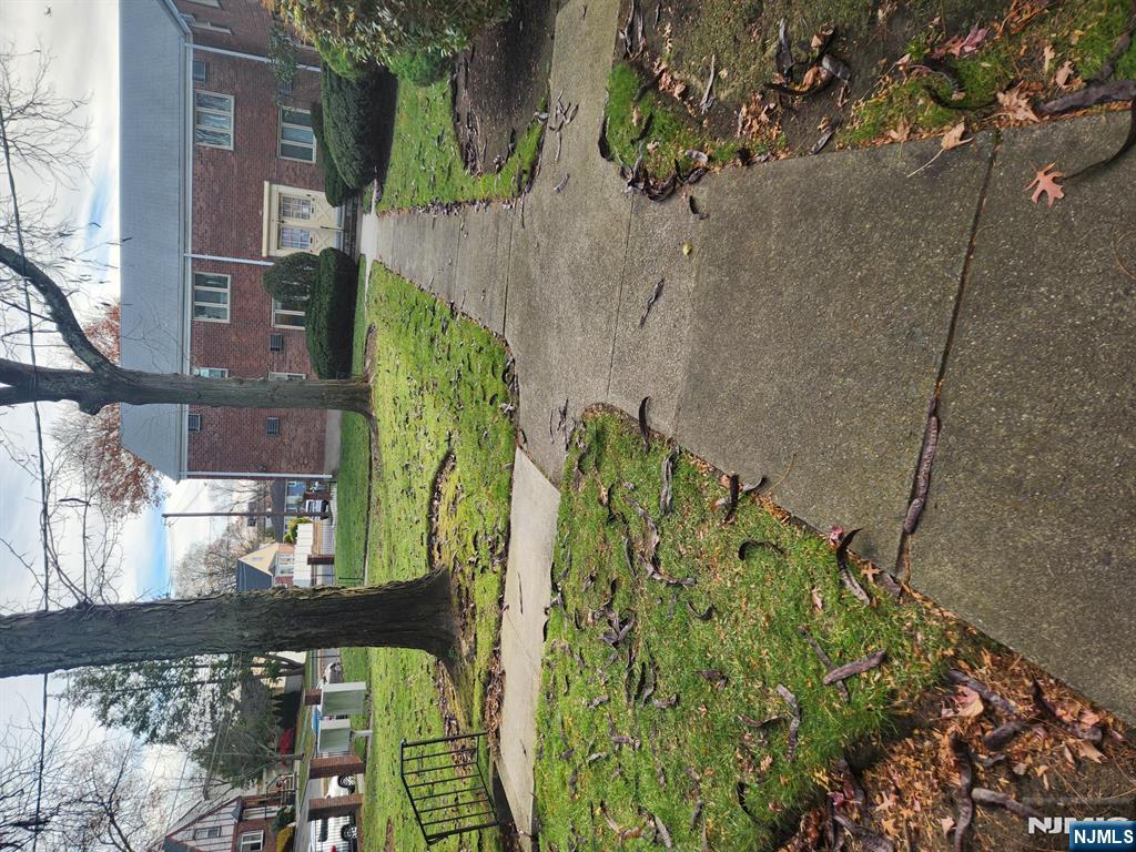 Homes for sale in Bergenfield, NJ | 50 S 1st St #3A, Bergenfield, NJ 07621 | MLS# 25040898