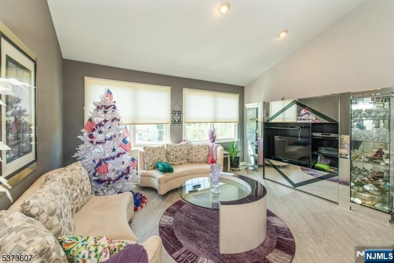 Homes for sale in Wantage, NJ | 11 Fairchild Ln #11, Wantage, NJ 07461 | MLS# 25040914