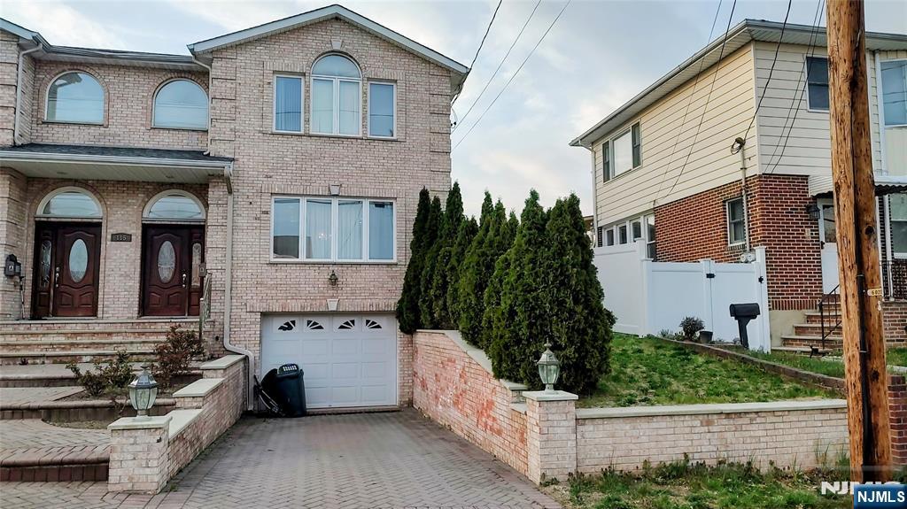 ELMWOOD PARK Properties