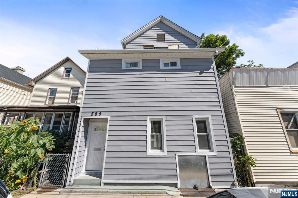 Homes for sale in Orange, NJ | 585 Mcchesney St, Orange, NJ 07050 | MLS# 25040928