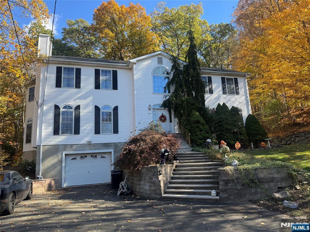 Homes for sale in Wayne, NJ | 102 Garside Ave, Wayne, NJ 07470 | MLS# 25040965