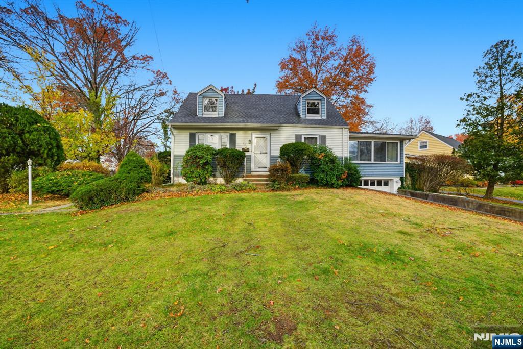 Homes for sale in Paramus, NJ | 165 Hebberd Ave, Paramus, NJ 07652 | MLS# 25041007