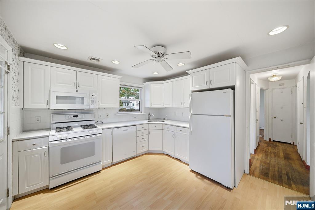 Homes for sale in Paramus, NJ | 165 Hebberd Ave, Paramus, NJ 07652 | MLS# 25041007