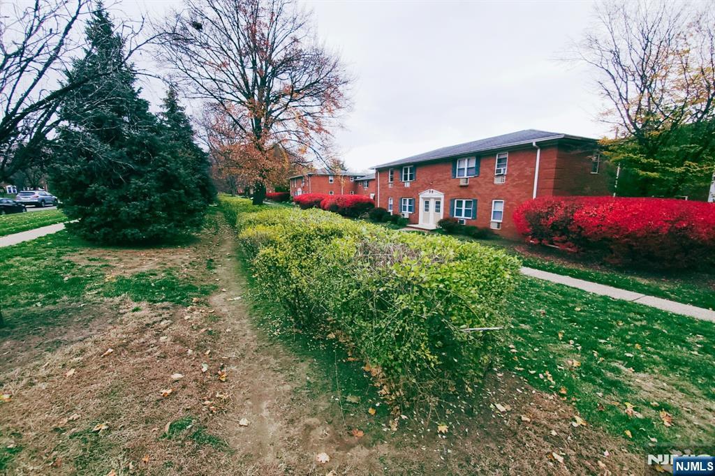 Homes for sale in Wayne, NJ | 1124 Valley Rd #1B, Wayne, NJ 07470 | MLS# 25041011