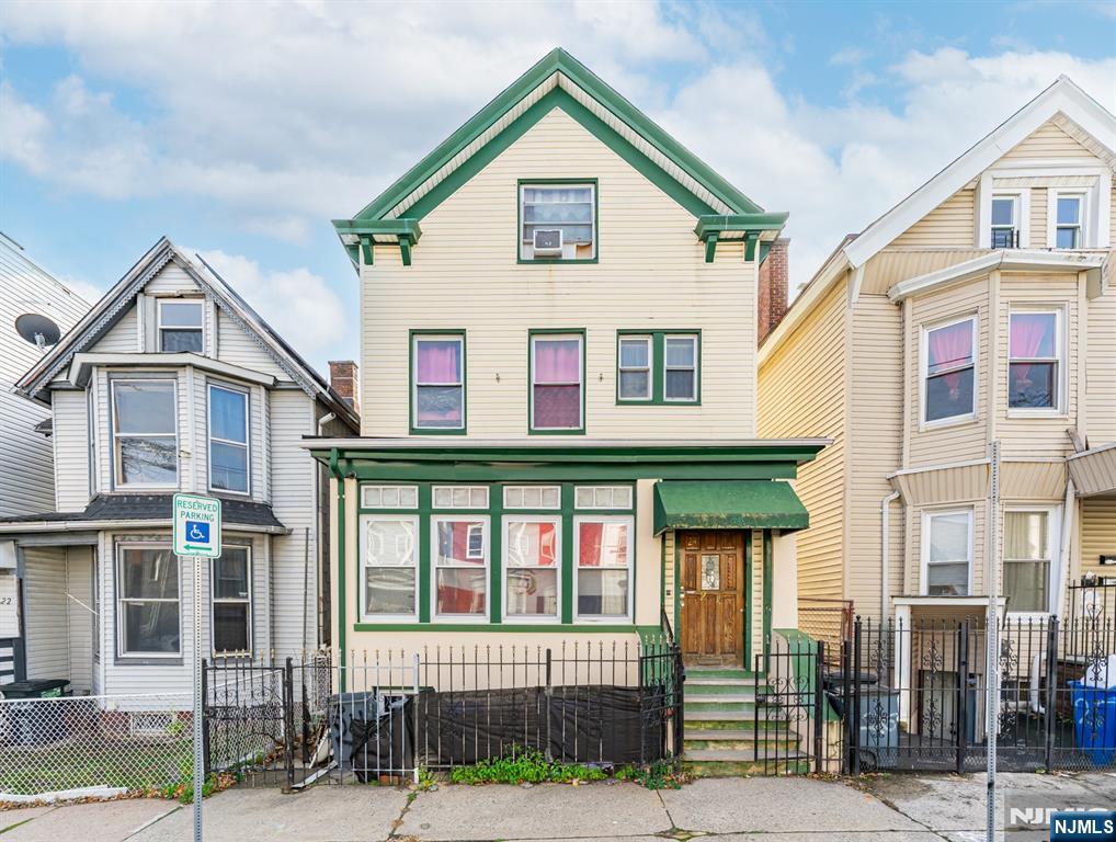 Homes for sale in Newark, NJ | 24 Taylor St, Newark, NJ 07104 | MLS# 25041058