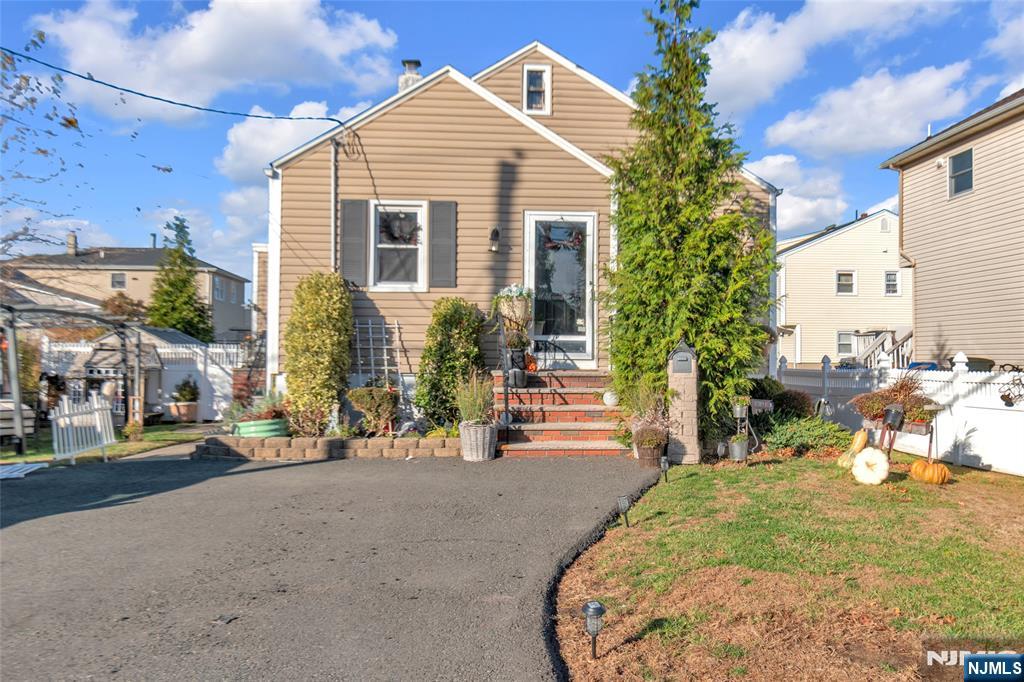 Homes for sale in Saddle Brook, NJ | 439 Hillside Ave, Saddle Brook, NJ 07663 | MLS# 25041096