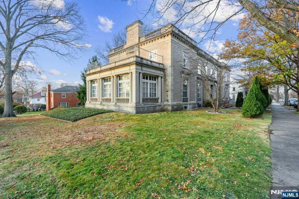 Homes for sale in Newark, NJ | 229 235 Ballantine Pkwy, Newark, NJ 07104 | MLS# 25041126