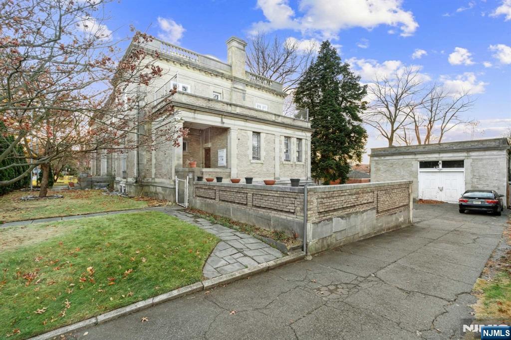 Homes for sale in Newark, NJ | 229-235 Ballantine Pkwy, Newark, NJ 07104 | MLS# 25041126