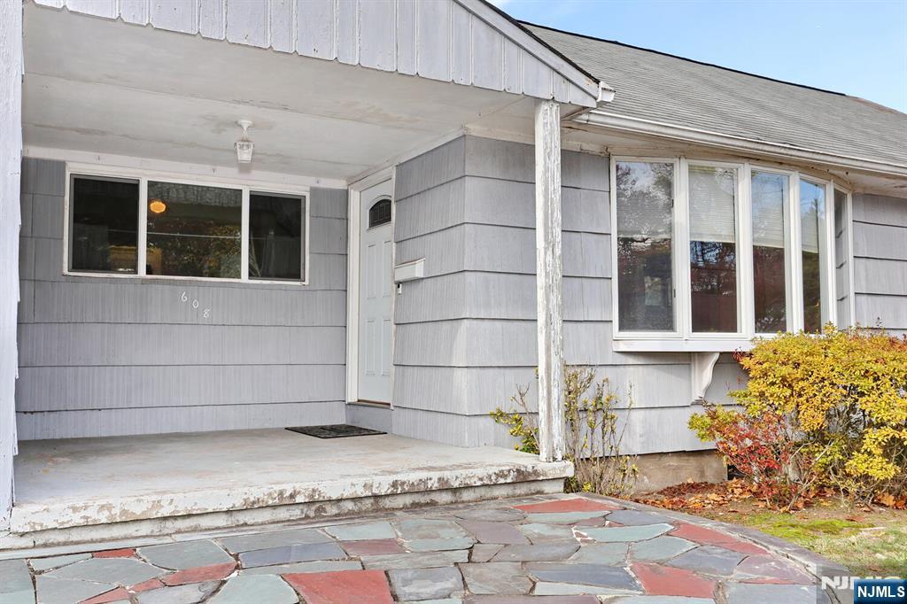 Homes for sale in New Milford, NJ | 608 Fermery Dr, New Milford, NJ 07646 | MLS# 25041158