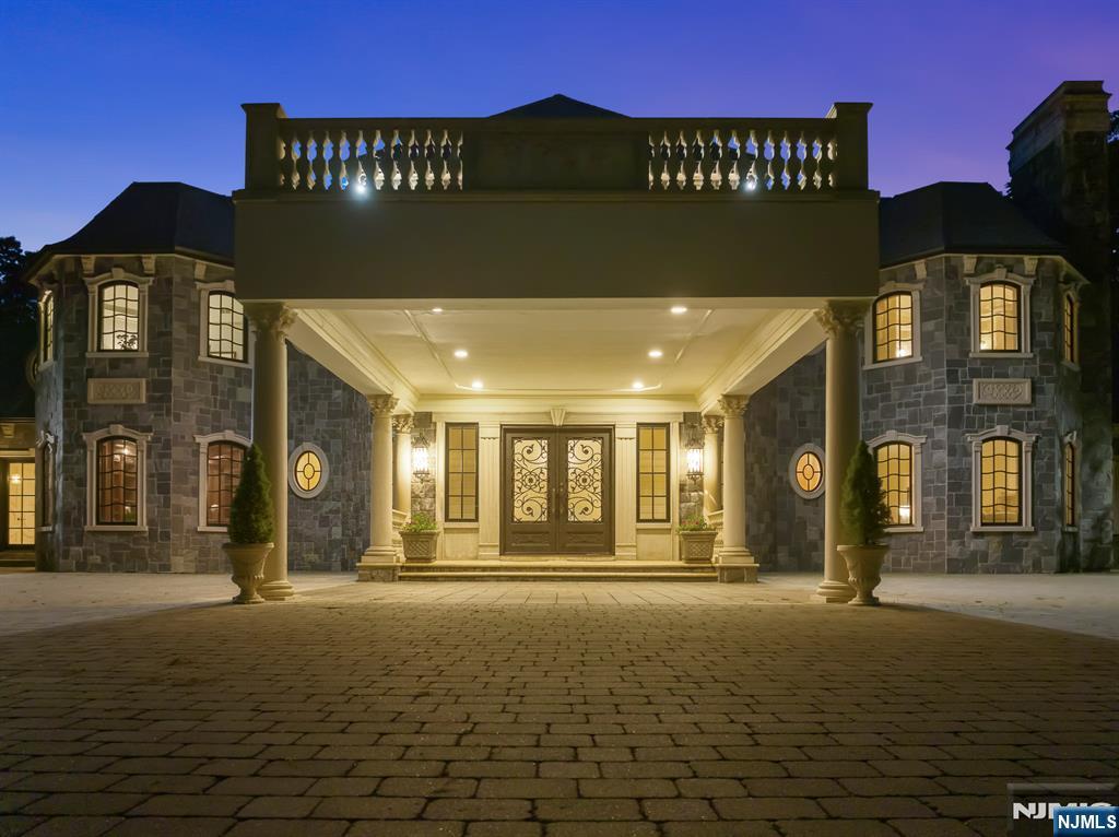 105 Chestnut Ridge, Saddle River, NJ 07458 Listing Photo  15