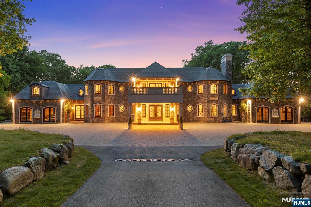 105 Chestnut Ridge, Saddle River, NJ 07458 Listing Photo  19