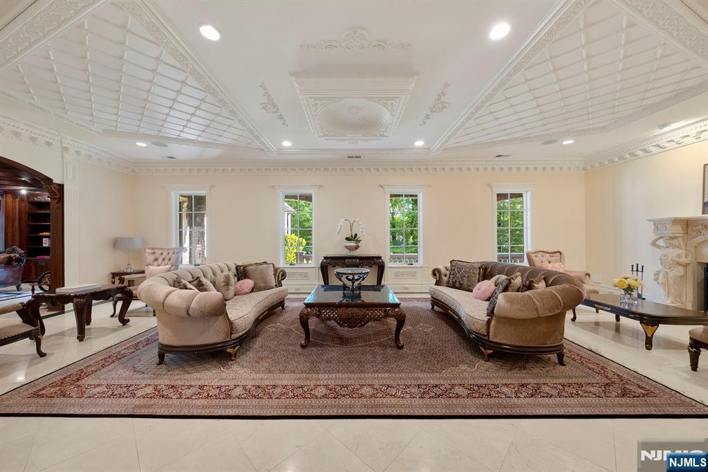 105 Chestnut Ridge, Saddle River, NJ 07458 Listing Photo  5