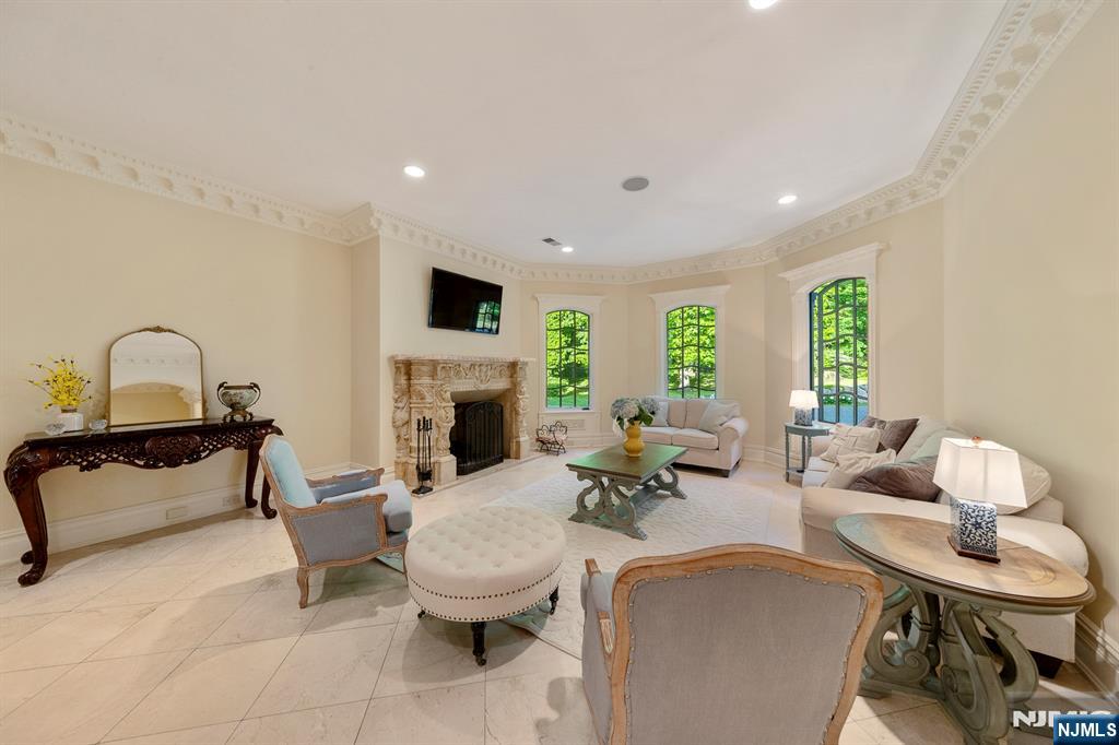 105 Chestnut Ridge, Saddle River, NJ 07458 Listing Photo  6