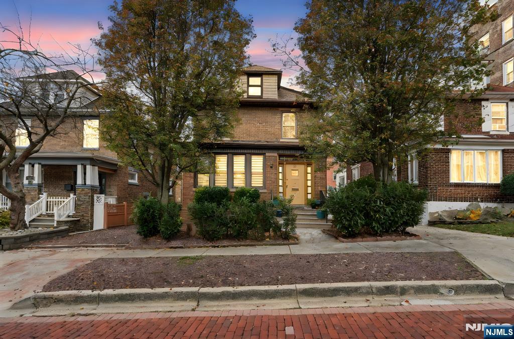 Homes for sale in North Bergen, NJ | 25 75th St, North Bergen, NJ 07047 | MLS# 25041194