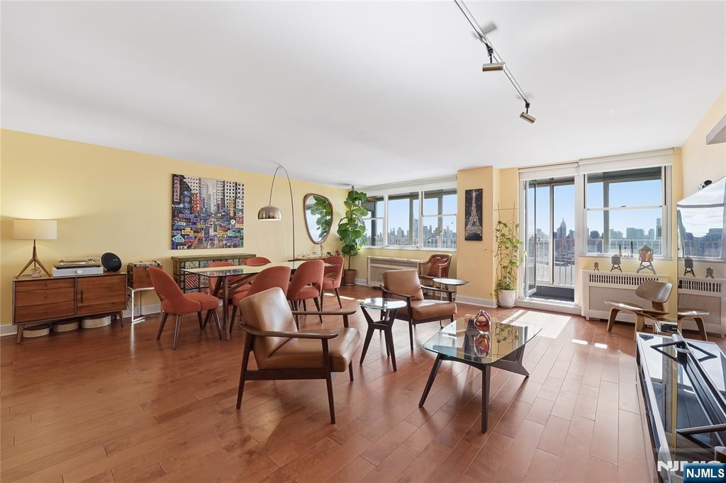 Homes for sale in West New York, NJ | 6040 Boulevard East #32E, West New York, NJ 07093 | MLS# 25041267