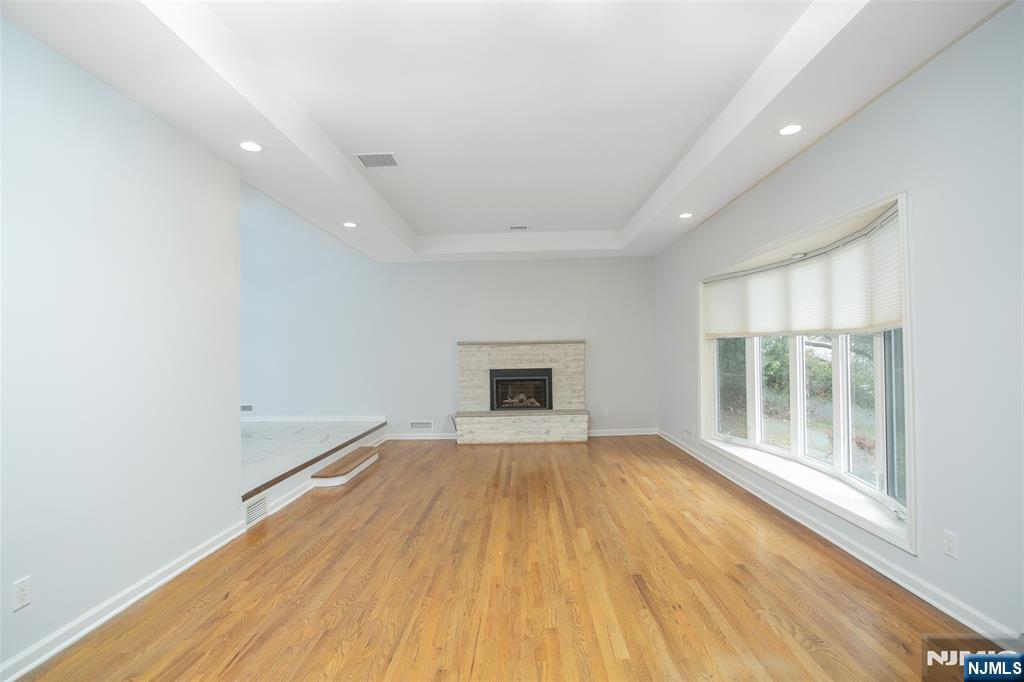 Homes for sale in West Orange, NJ | 5 Korwel Ct, West Orange, NJ 07052 | MLS# 25041295