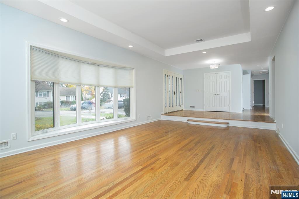 Homes for sale in West Orange, NJ | 5 Korwel Ct, West Orange, NJ 07052 | MLS# 25041295