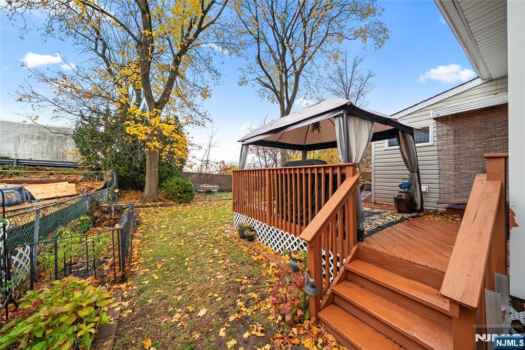 Homes for sale in Ridgefield, NJ | 1004 Elm Ave, Ridgefield, NJ 07657 | MLS# 25041322