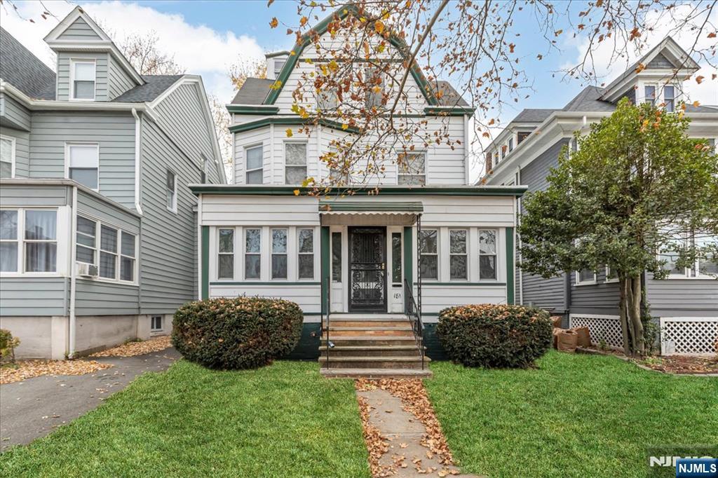 $489,759 Colonial