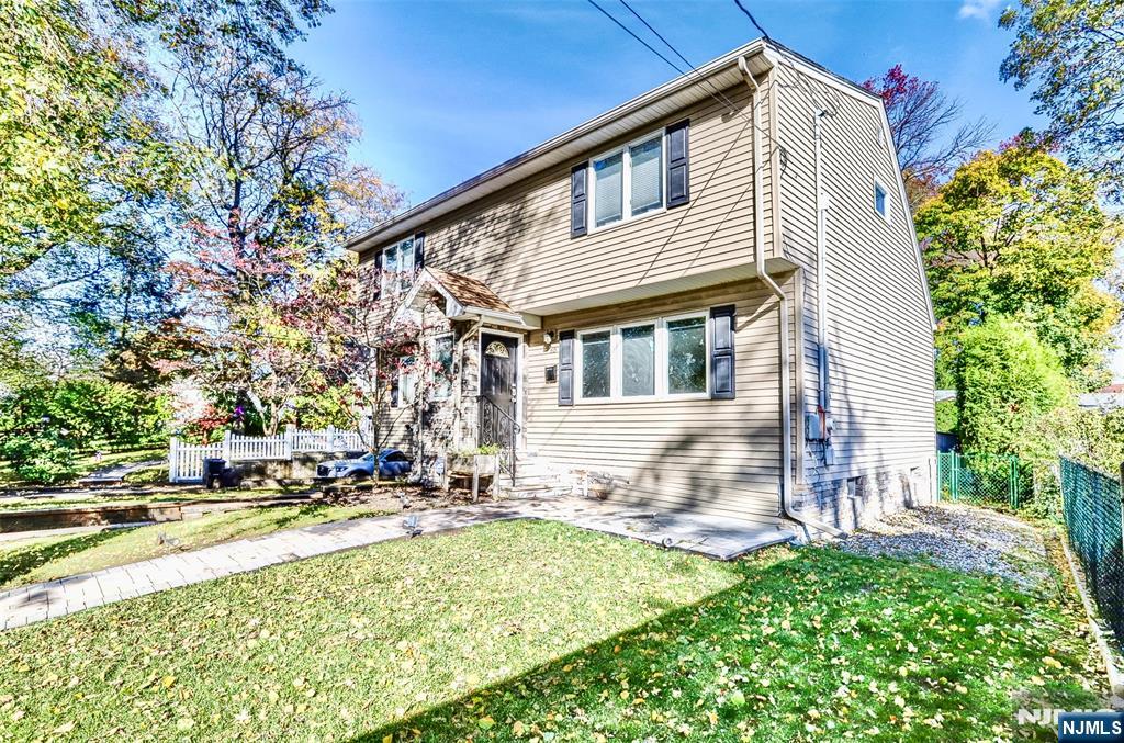 Homes for sale in Bogota, NJ | 65 Mcdougall Ln, Bogota, NJ 07603 | MLS# 25041587
