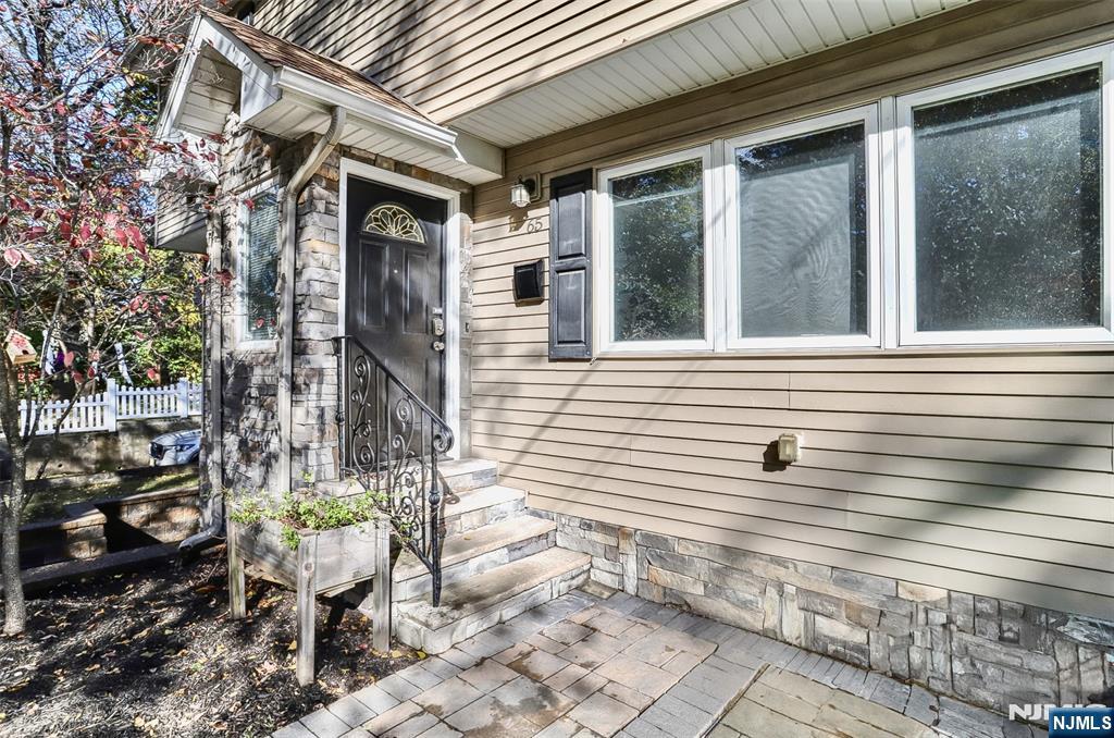 Homes for sale in Bogota, NJ | 65 Mcdougall Ln, Bogota, NJ 07603 | MLS# 25041587