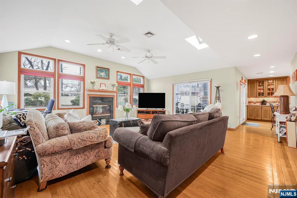 Homes for sale in Wayne, NJ | 9 Allison Ct, Wayne, NJ 07470 | MLS# 25041611