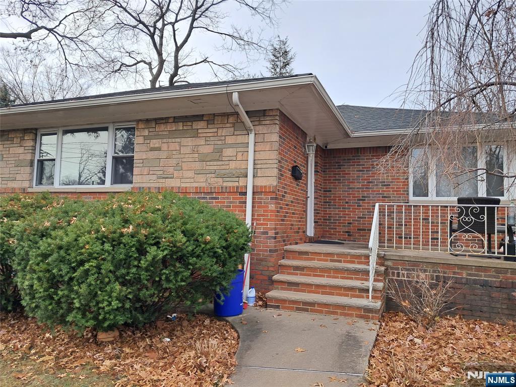 Homes for sale in Fort Lee, NJ | 1005 Harvard Pl, Fort Lee, NJ 07024 | MLS# 25041621