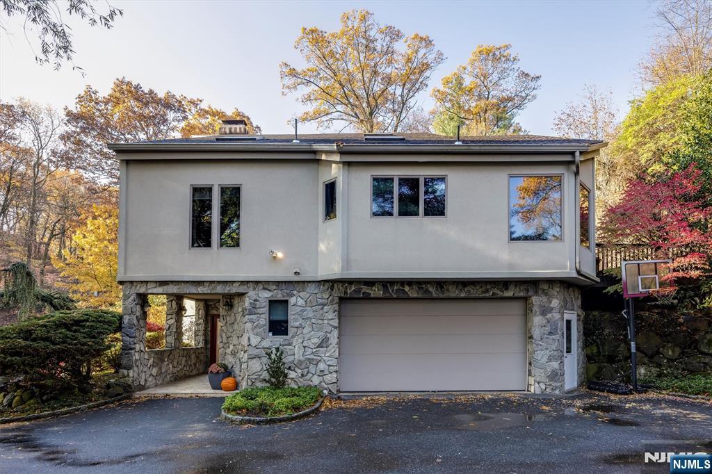 Homes for sale in Montclair, NJ | 43 Bradford Ave, Montclair, NJ 07043 | MLS# 25041633