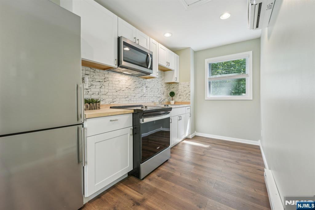 Homes for sale in Wayne, NJ | 57 Riverlawn Dr, Wayne, NJ 07470 | MLS# 25041651