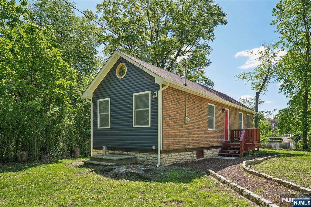 Homes for sale in Wayne, NJ | 57 Riverlawn Dr, Wayne, NJ 07470 | MLS# 25041651