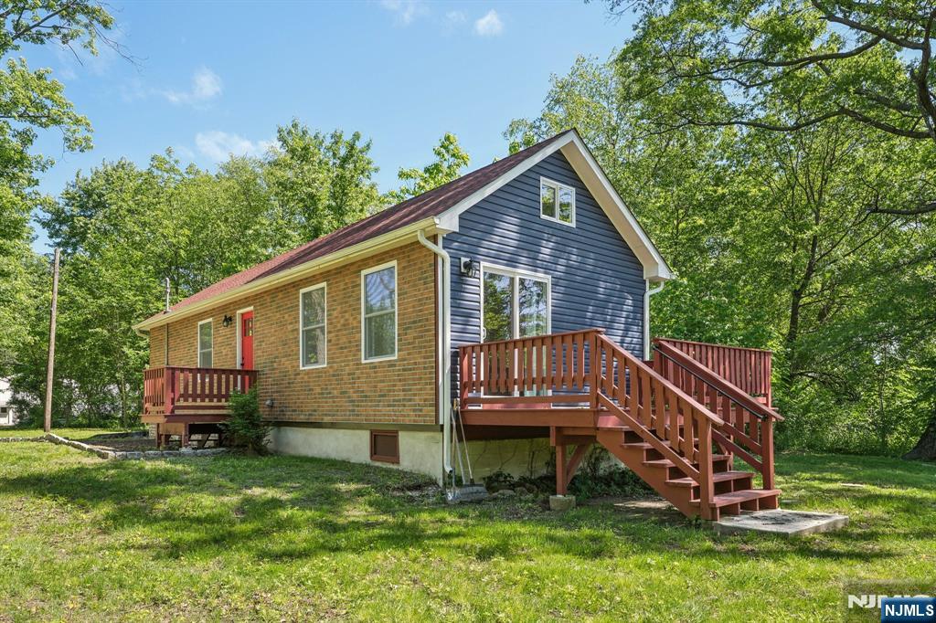 Homes for sale in Wayne, NJ | 57 Riverlawn Dr, Wayne, NJ 07470 | MLS# 25041651