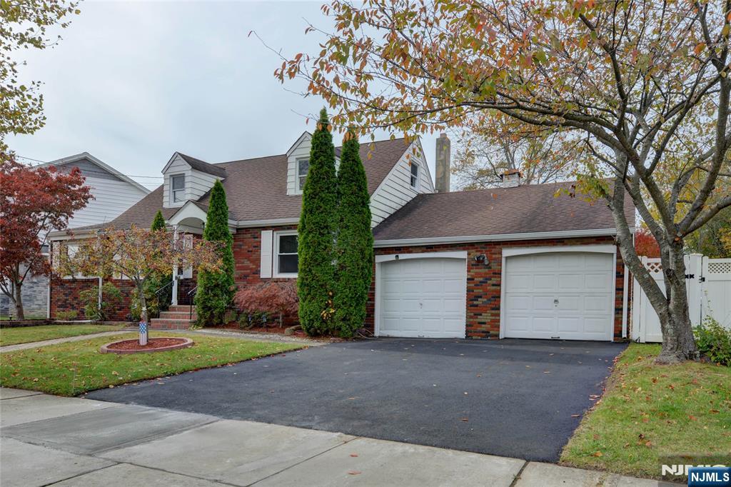 Homes for sale in Totowa, NJ | 29 Winifred Dr, Totowa, NJ 07512 | MLS# 25041669