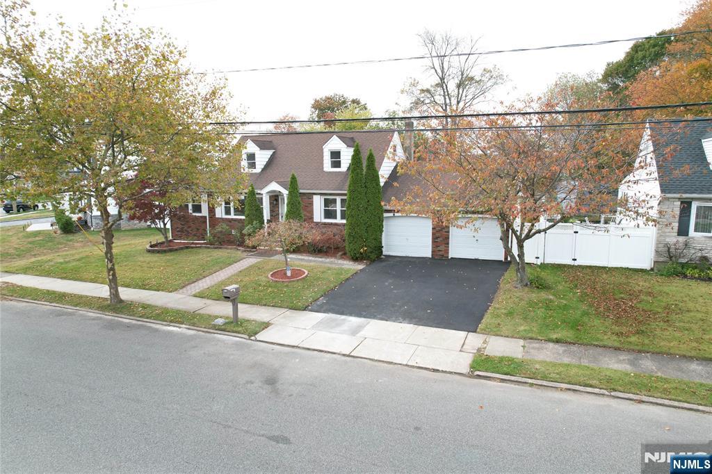 Homes for sale in Totowa, NJ | 29 Winifred Dr, Totowa, NJ 07512 | MLS# 25041669