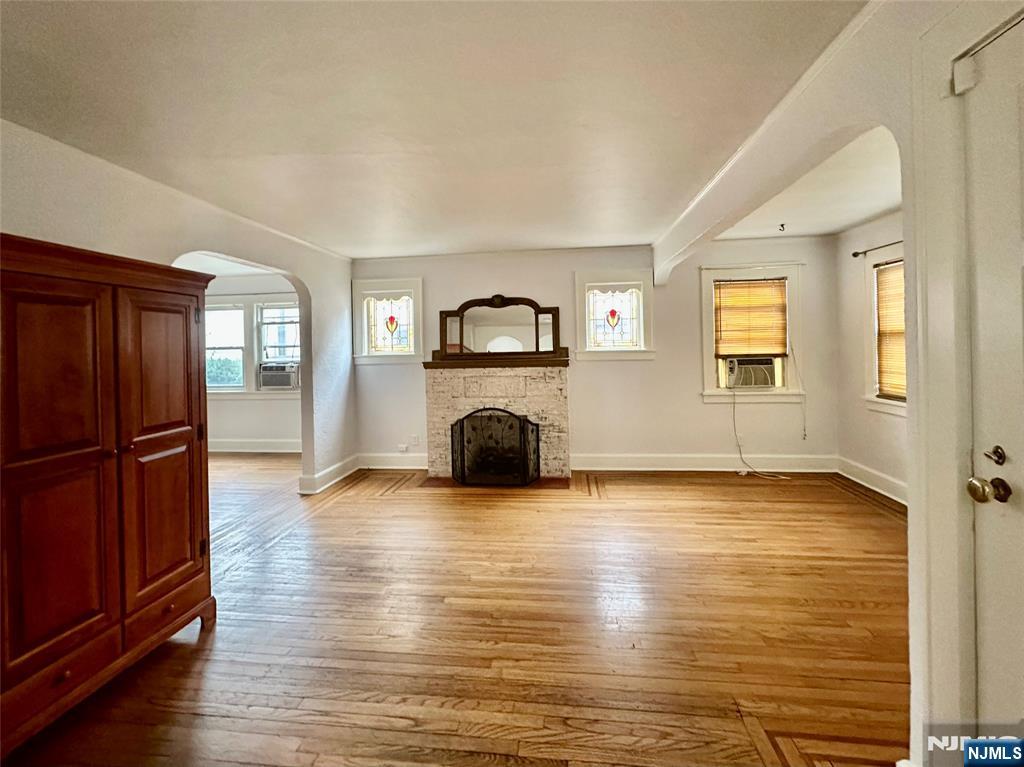 Homes for sale in Teaneck, NJ | 995 Grace Ter, Teaneck, NJ 07666 | MLS# 25041672