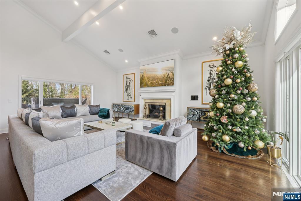 Homes for sale in Norwood, NJ | 301 Piermont Rd, Norwood, NJ 07648 | MLS# 25041705