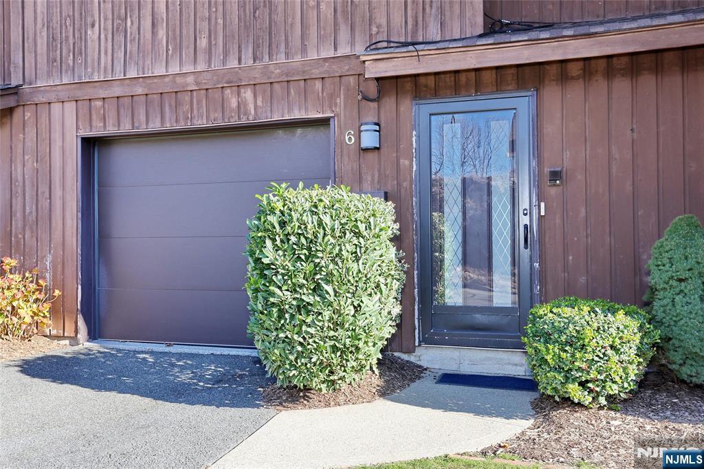 Homes for sale in Hawthorne, NJ | 6 Alana Dr #6, Hawthorne, NJ 07506 | MLS# 25041709